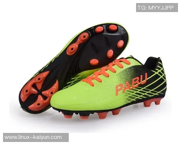 足球鞋的构造揭秘为何铁钉并不是唯一选择